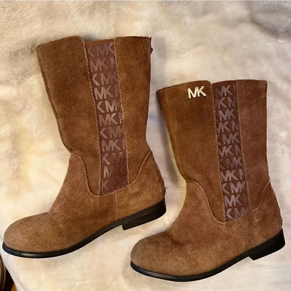 ☘️ Michael Kors boots for girls in brown leather. Really cute on. Girls sz 10.